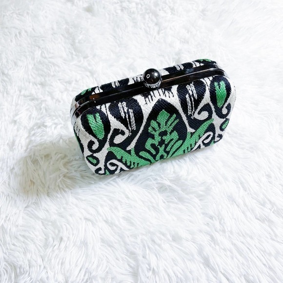 Tylie Malibu Ikat Woven Clutch Crossbody Bag Black White Green OS